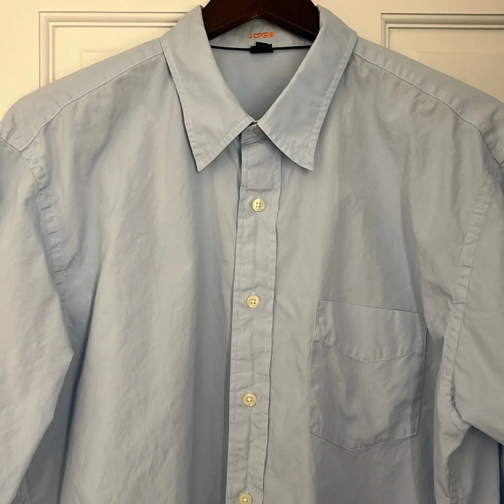 EUC J Crew light blue button shirt. Men’s Large - Picture 3 of 6